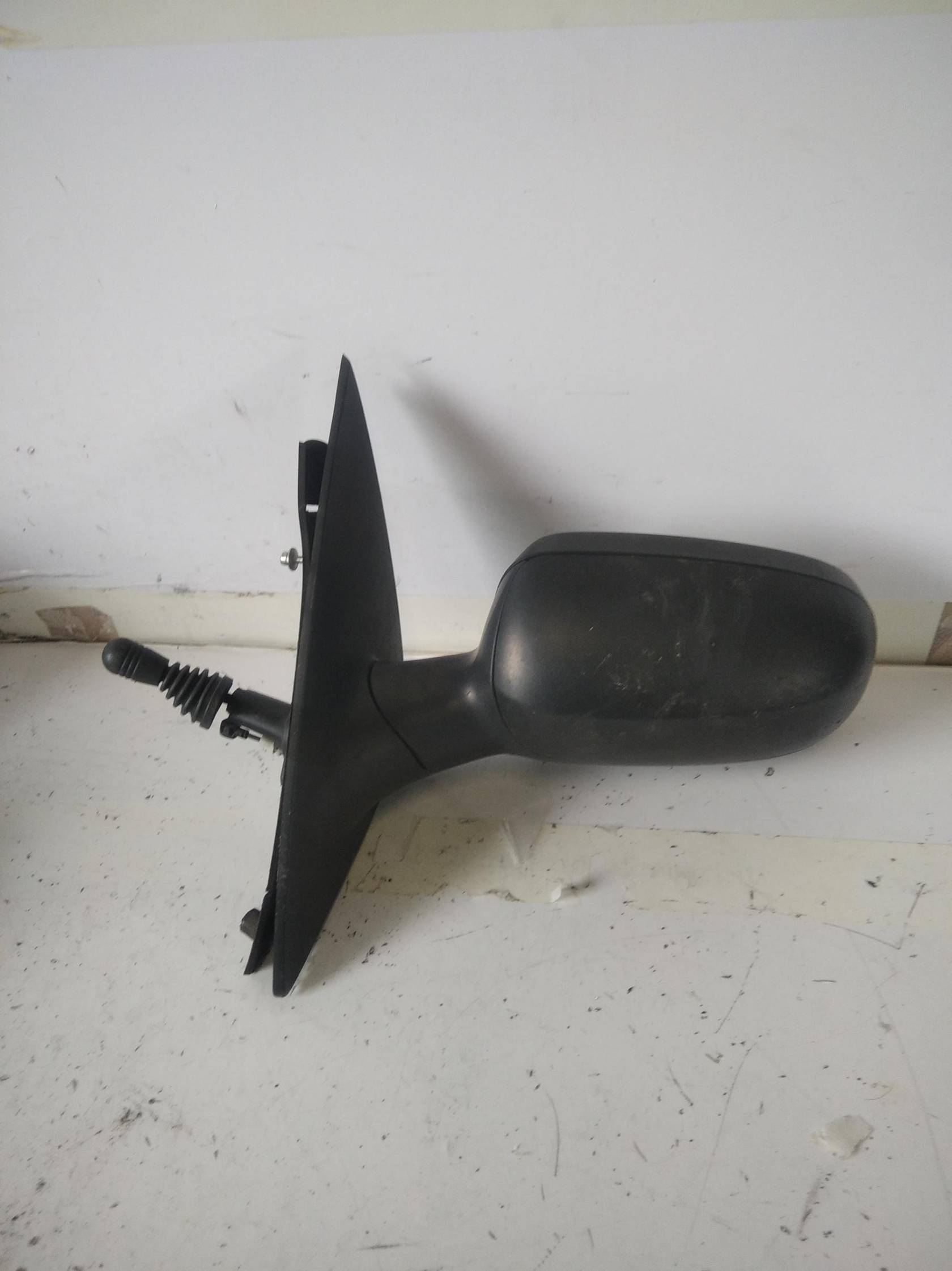 Retrovisore est. sx.